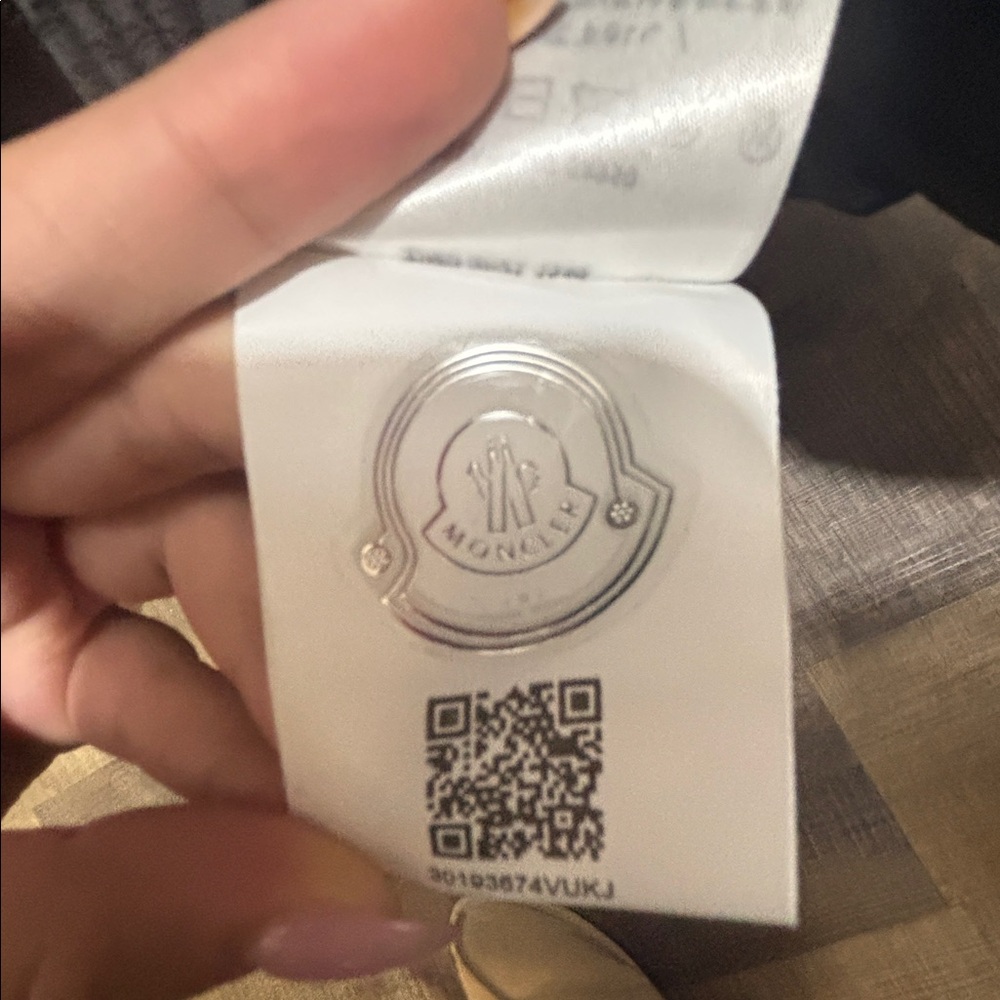 Moncler Shiny Black unisex Puffer Jacket - Picture 2 of 12